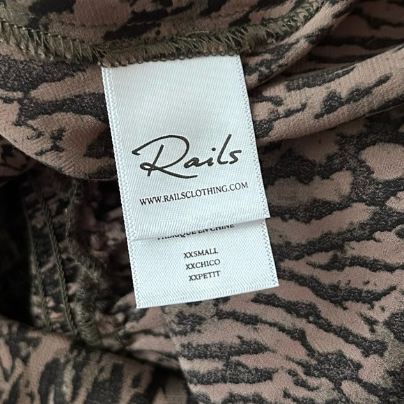 Rails Jasmine Tiered Mini Dress in Olive Static Sz XXS - Picture 7 of 9